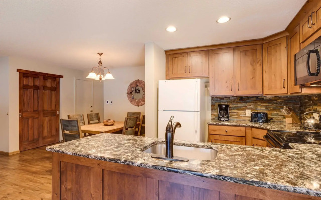Pine Ridge Condominiums