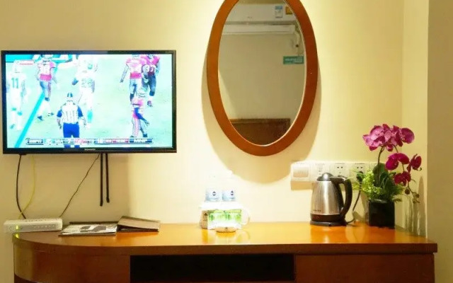 GreenTree Inn Shanghai Xintiandi Laoximen Subway Station Shell Hotel