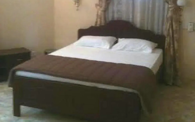 Airport Lounge Hotel
