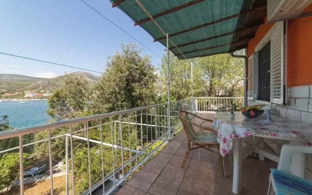 Perfect Beachfront Getaway Ideal for Families