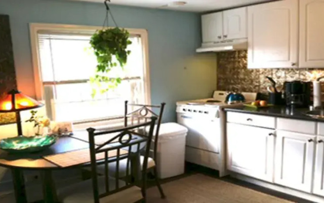 Clinton Street Bed & Breakfast