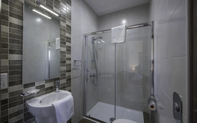 The Hillock North E4