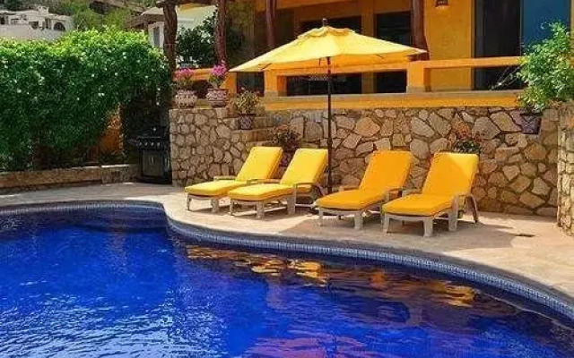 Walk to Cabo Marina & Downtown, Villa Mira Flores
