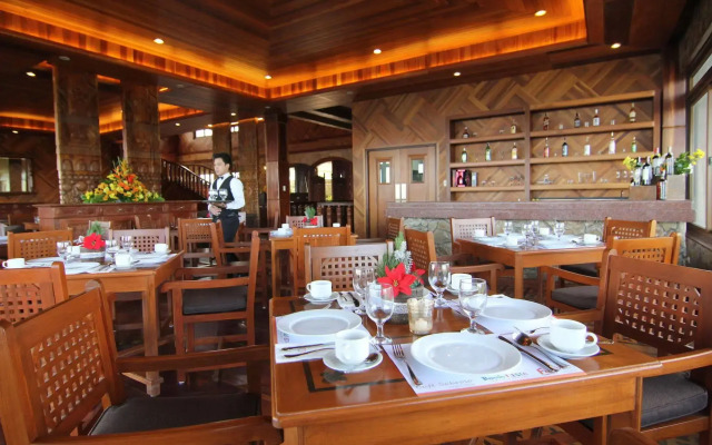 Alta D' Tagaytay Hotel