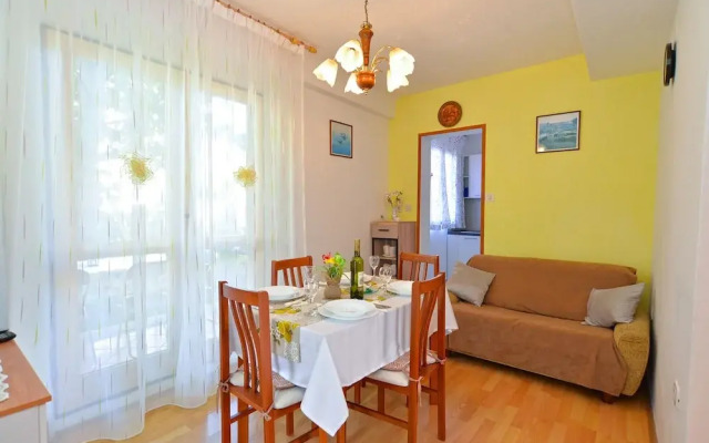 Apartment 358