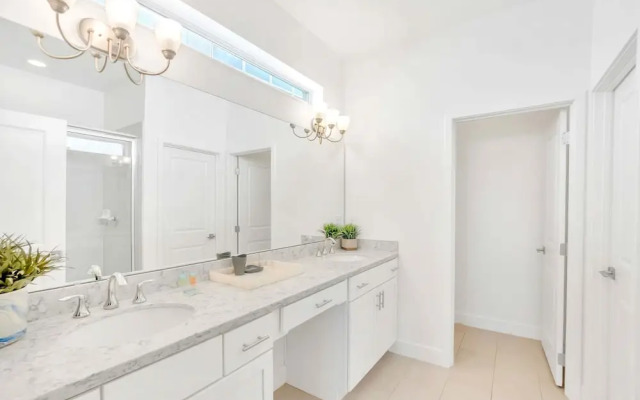 Upstay - Movie Mansion w Cinema-pool Hot Tub-games