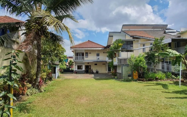 Candi Panggung Family Guest House Syariah by OYO Rooms