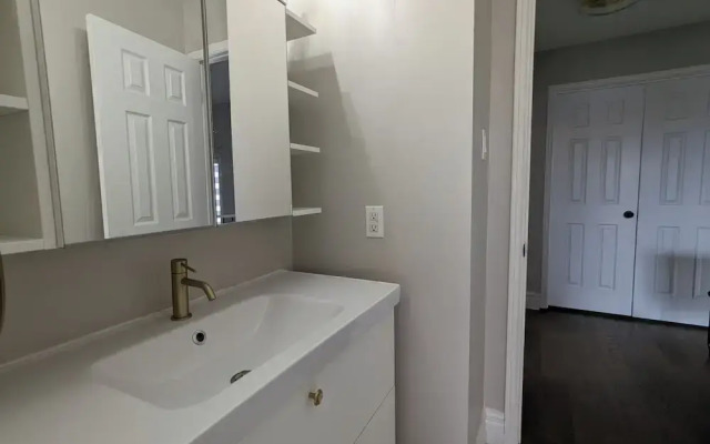 Mississauga Manor - Meadowvale