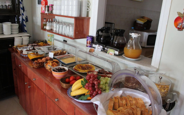 Hotel Thira
