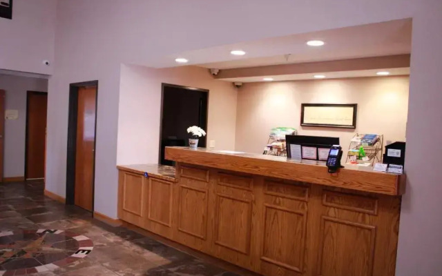 Canby Inn And Suites