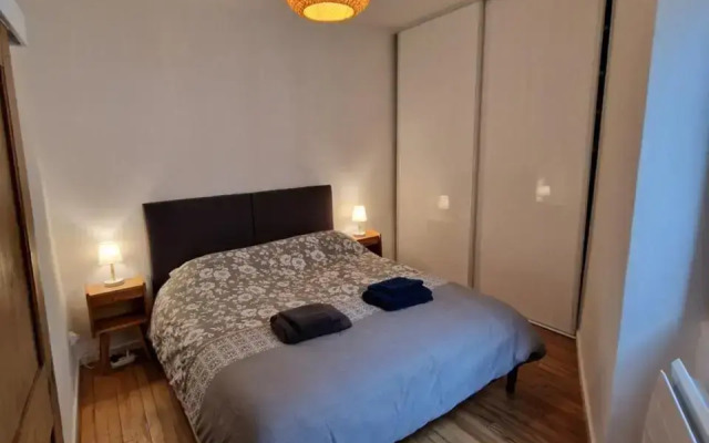 Elegant flat in old town, 2 mins walk to lake