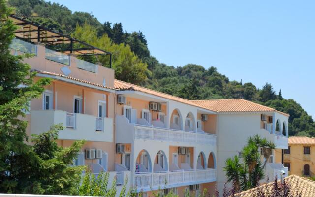 Agoulos Beach Hotel
