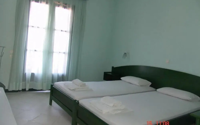 Nikos Apartments