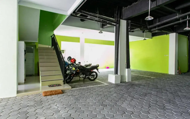 Dhee Har Kostel & Cafe by RedDoorz