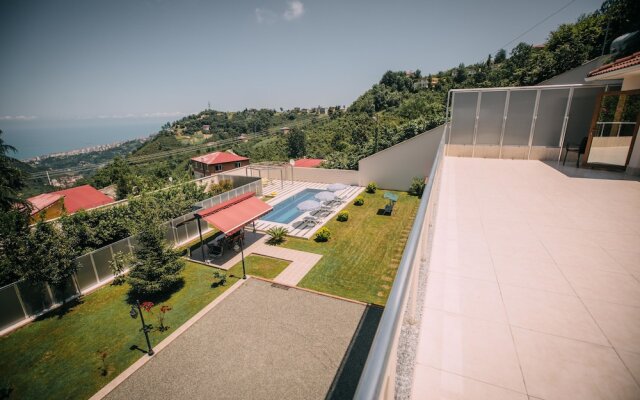 Blue & Green Villa Gursoy