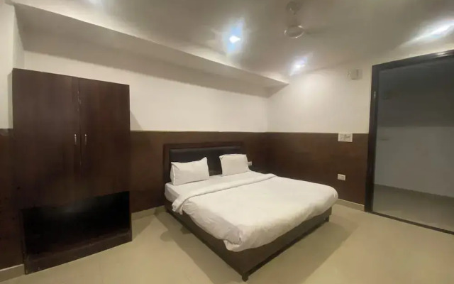 Hotel Golden Plam Tilak Nagar Market