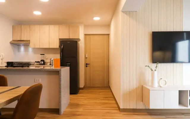 w Authentic 2BR in Miraflores