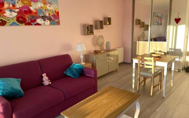 Petit Studio Zen avec parking gratuit réservé