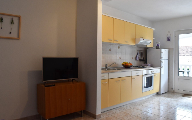 Apartment Frama - 3 apartments: A3 Lavanda  Bol, Island Brac