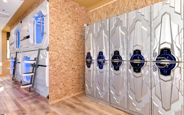 Space Q Capsule Hotel