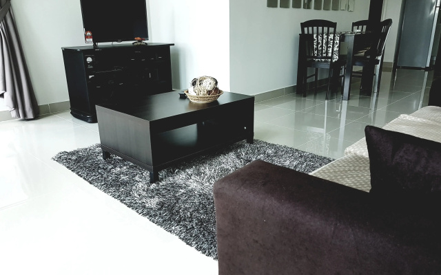 Holi 1Medini Suites