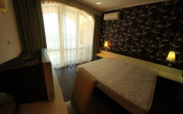 Grand Hotel St.Vlas - Menada Apartments