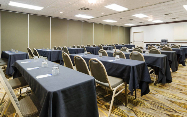 Comfort Inn & Suites Syracuse Airport