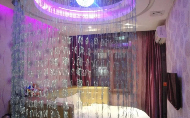 MANGO Theme Hotel