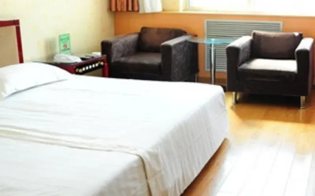 Rongbao Hotel