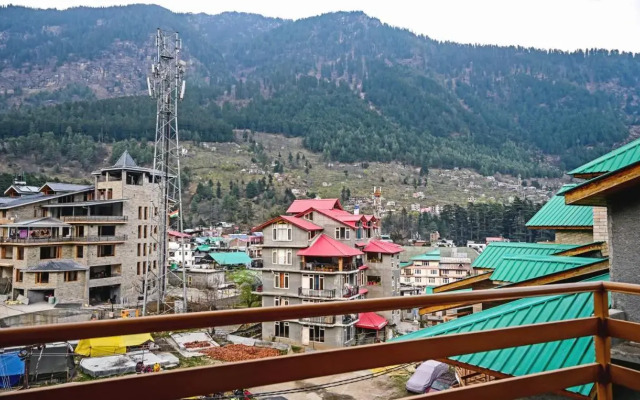 Treebo Dev With Valley View, Mall Road
