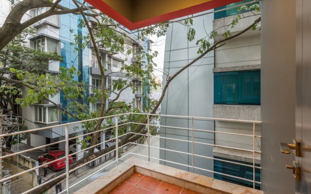 16 Square Luxury Suites & Boutique