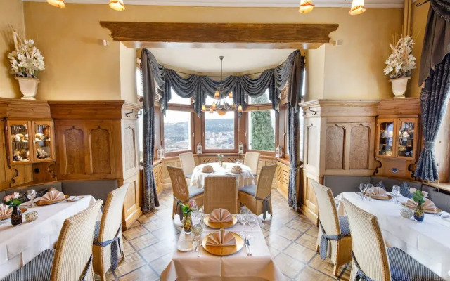 Schlosshotel Steinburg