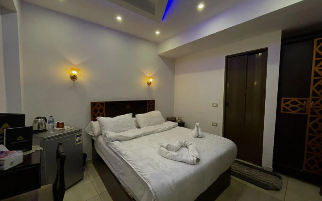 Sahara Pyramids Inn