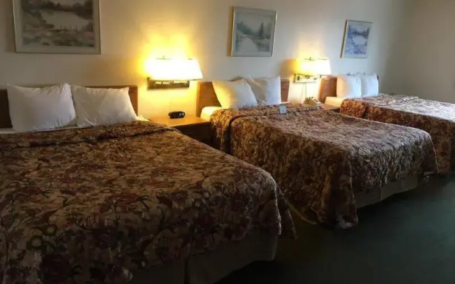 Baymont Inn & Suites ESCANABA