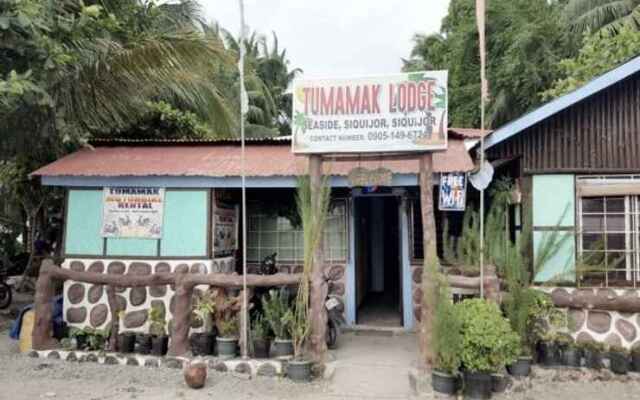 Tumamak Lodge