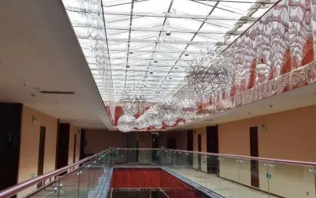 Ziyun Dongzimen Hotel