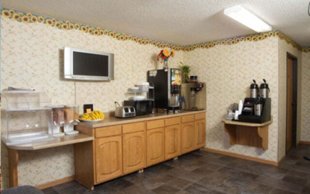 Super 8 Motel - Cherokee