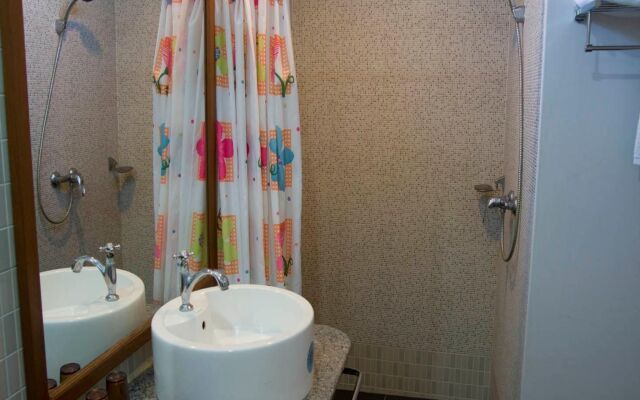 Thurizza Hotel
