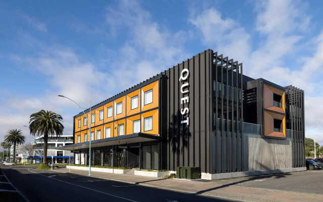 Rooftop Retreat - Mount Maunganui Holiday Home