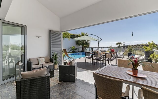 Villa Sol e Mar by OurMadeira