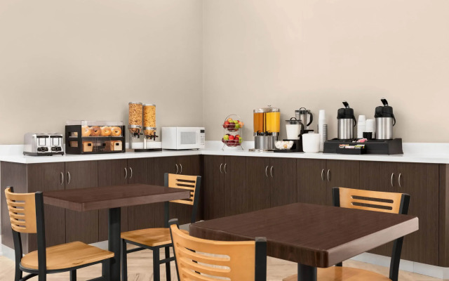 Travelodge by Wyndham North Bay