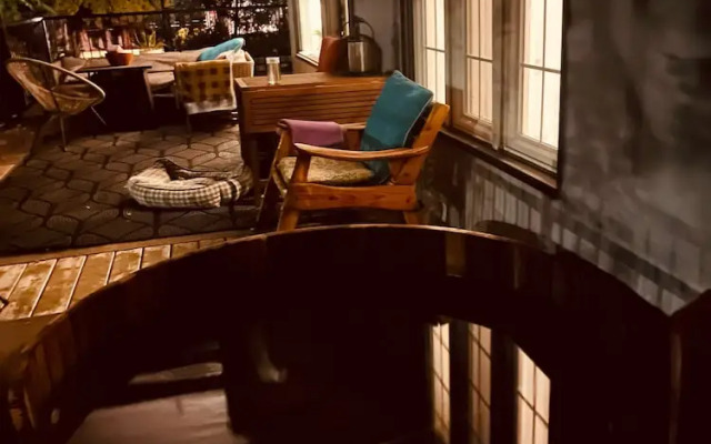 Hikari-Okanagan Sunshine B&B