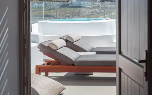 Deluxe Suite Sea View Hot Tub - White Co