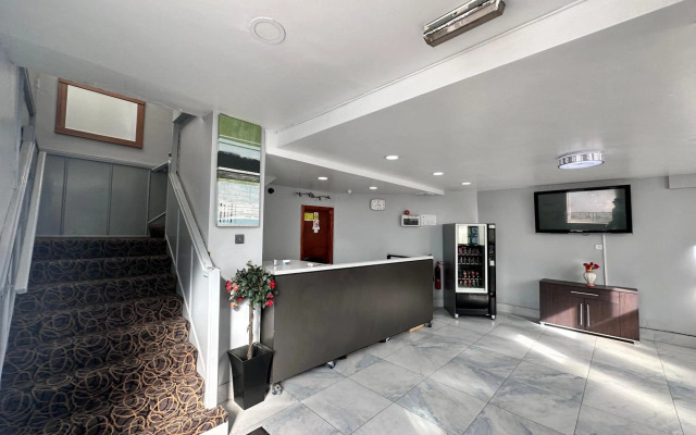Assheton Arms Hotel