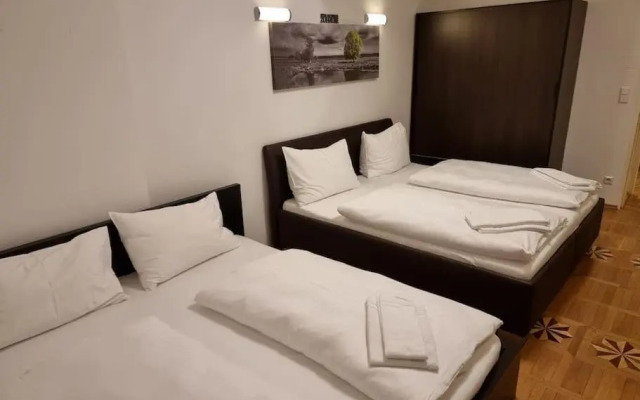 Sissi Royal Suite - Inner City 4 bedroom apartment