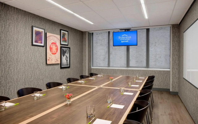 Fairfield Inn & Suites Chicago Downtown / Magnificent Mile