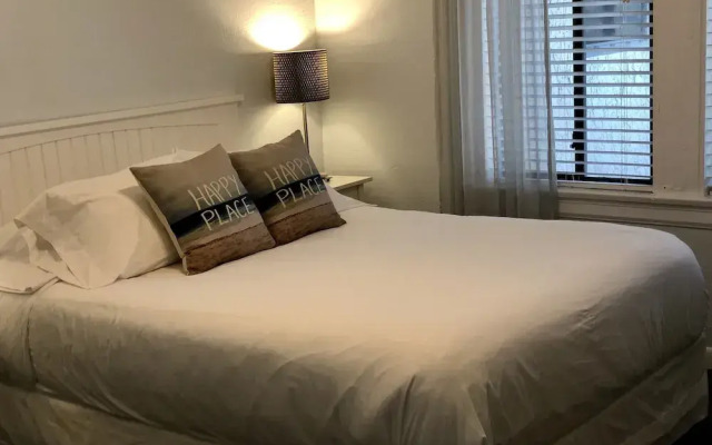 Sabal Palms Inn