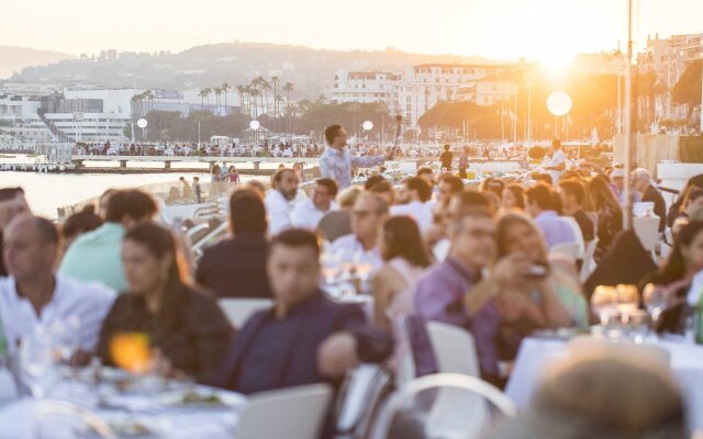 Croisette Beach Hotel Cannes - MGallery Collection