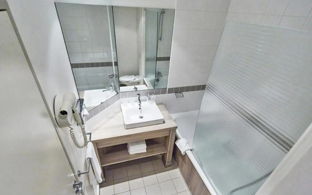 Hotel Campanile Le Bourget