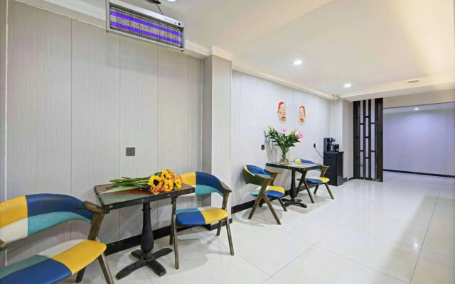 Mr. Shi Hotel (Taiyuan Maoye Tiandi North America Xintiandi Fashion Center)